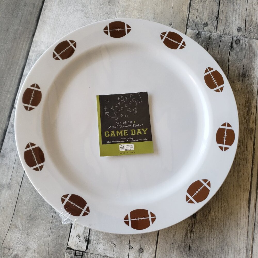 NWT - Game Day Football (Set of 10) Plastic 10.25" Dinner Plated